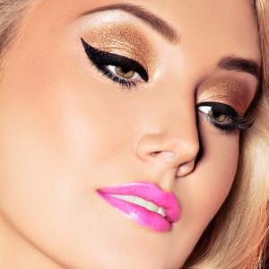 I am a makeup artist from Chicago, IL