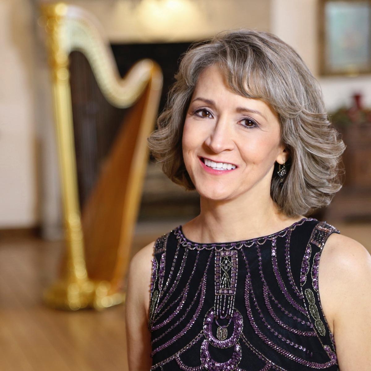 Professional harp player with a wealth of experience in the performing arts.