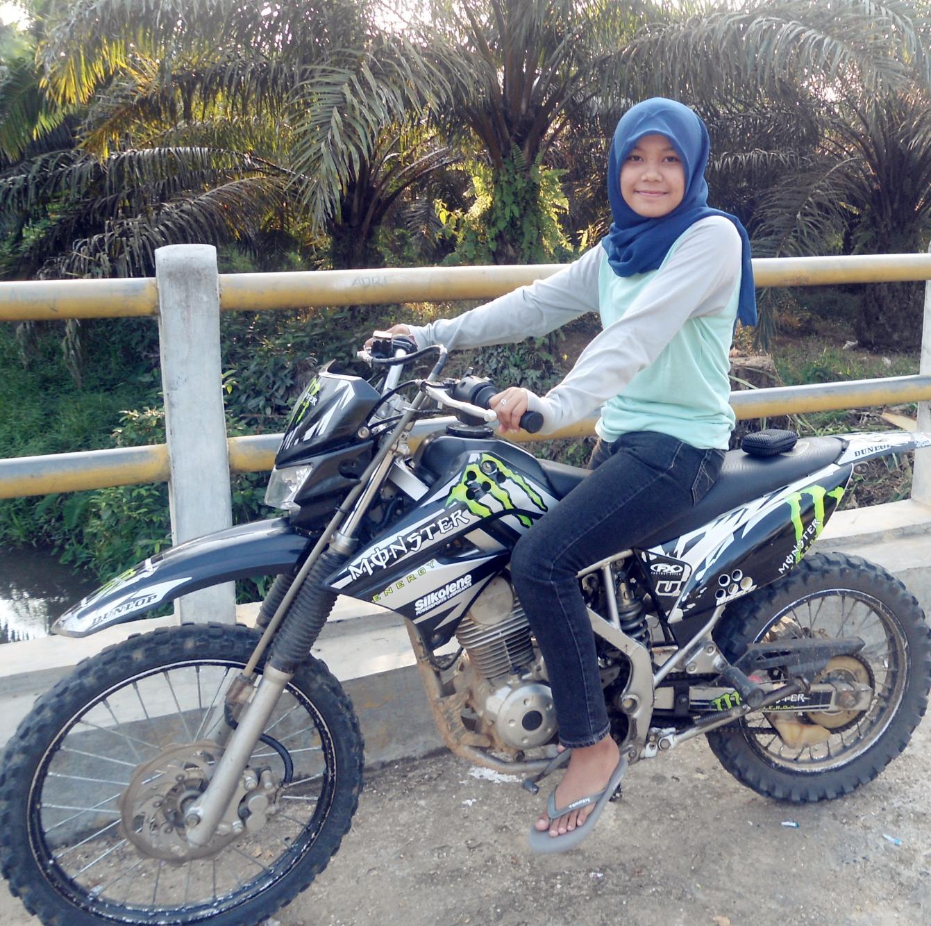sayang ayah ibu cece♥ spesial buat kamu ♥ berusaha melakukan yang terbaik,semoga semuanya berjalan lancar amn ya rabb