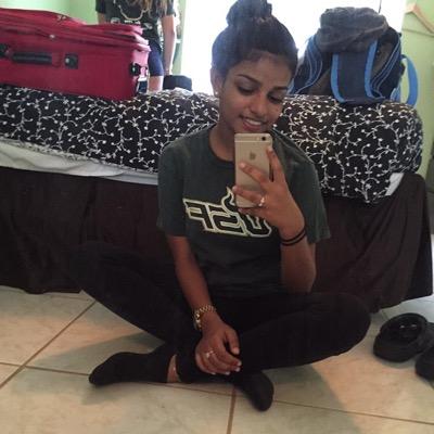 IG ; haniamartell_xo