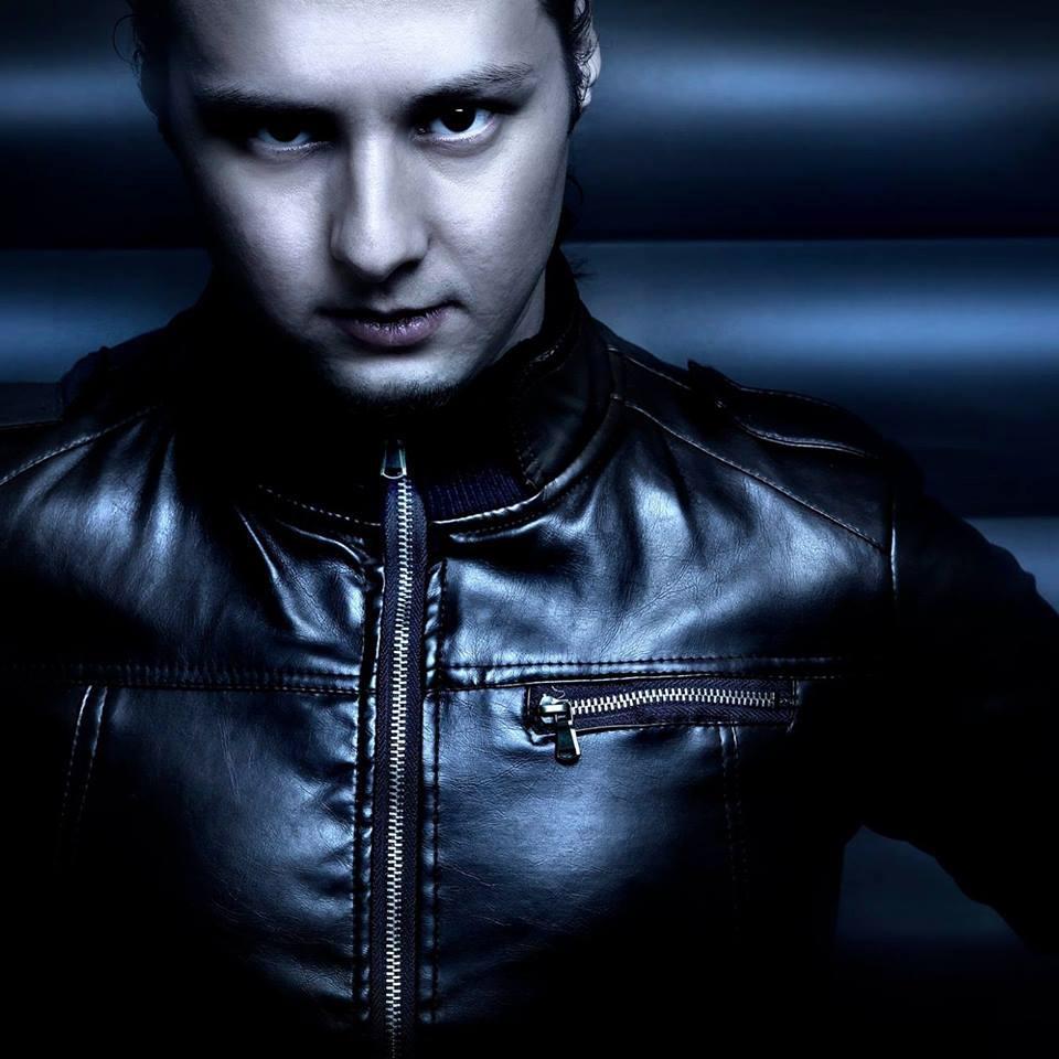 DJ Producteur chez  The stéréo flow ( Maison de disc de  los angeles  ) et Hontas records ( ibiza )
Beatport - http://t.co/Z849HoiTng
 https://t.co/PDhKe3igMB