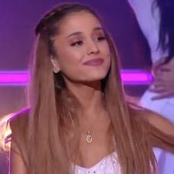 i love ariana grande w all my heart.