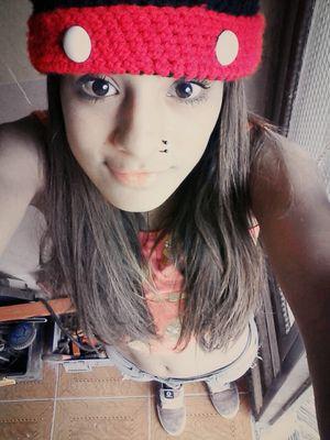 es un lio me enamore de ti y tu enamorado de otra,lo que haga guacho ya no te importa por eso hacela corta hacela corta sabe que♪ c:
