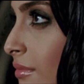 ام تعشق زوجها منطقيه ذكيه متفائله لديها ثقه بالله كبيره جدا بختصار انثى استثنائه
