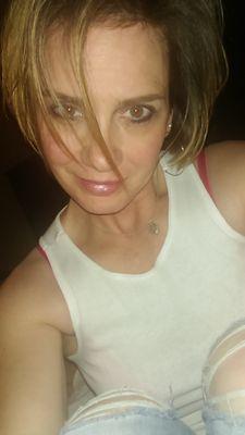 movefit2u's profile picture. 