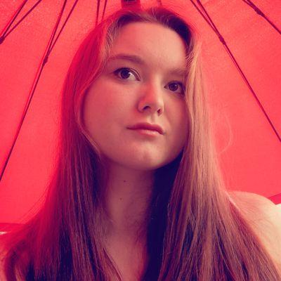 Creep_Shenron's profile picture. That lab tech otaku girl that goes through obsessive fazes of random interests.