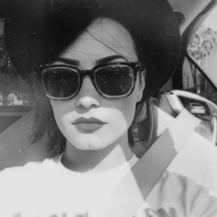 SonnyxMunroeDN's profile picture. The worst kind of pain is when you're smiling just to keep the tears from falling.. [|Unclaimed|Descriptive|Straight|]