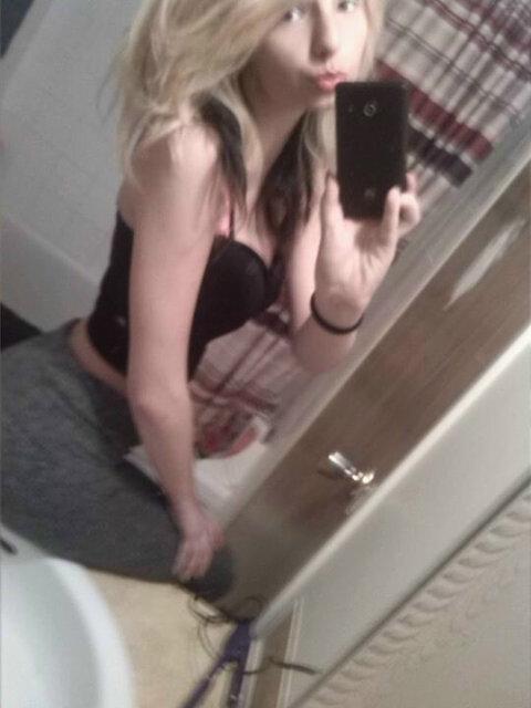 Blazeboo42069's profile picture. Say what u want about be but ill always still be me :*