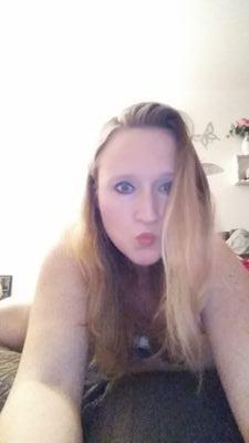 I'm a webcam model cum and join my show http://t.co/BhyrVcbJNP
