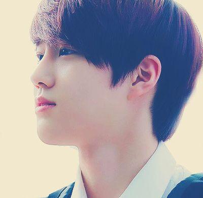 Follow @exojunmyeoners instead :) follow or unfollow :)