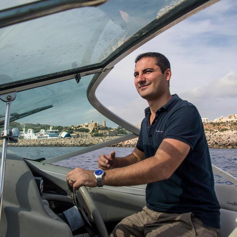 @deRedayGozo founder, husband, dad, enjoys photography, travel, food and anything sea-related.