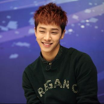 เปลี่ยนลุคดู จะเคมั้ยนะ -////- / ชอบหมดทุกเรื่อง ติ่งนู๊นนี่นั่น เมนนั่นนี่นู๊น
   หยาบบ้างบางคาว / จะพูดอะไรก็เรื่องของกู /ฟอลมาฟอลกลับ /มาเป็นช่วงๆแล้วแต่อารม
