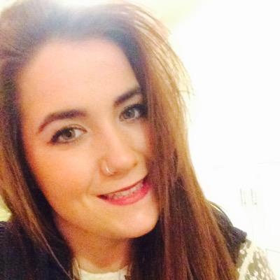 Un día sin sonreir, es un día perdido.              Estudiante de Enfermería en la UHU.