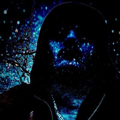 Presario7thst's profile picture. Sup, im 18. love minecraft. just started tweeting. and my fav commentators are Syndicate, Ijevin, Slyfoxhound, and Yoteslaya!
