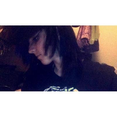 im not very popular... or social.
but my music is amazing