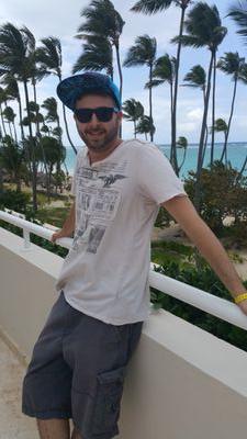 Lead Web Dev, I dig and discuss: PHP • Craftsmanship • Architecture • Hiking. 
Co-organizer of PhillyPHP UG