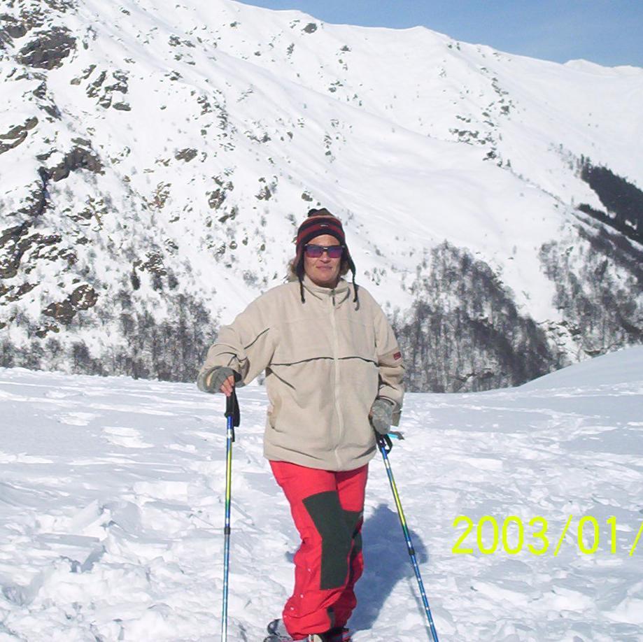 aladinmoda's profile picture. 