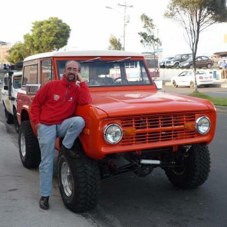 Nacido en Ambato Ecuador, de padres Ecuatorianos, con dos hijos hermosos, un regalo de Dios.