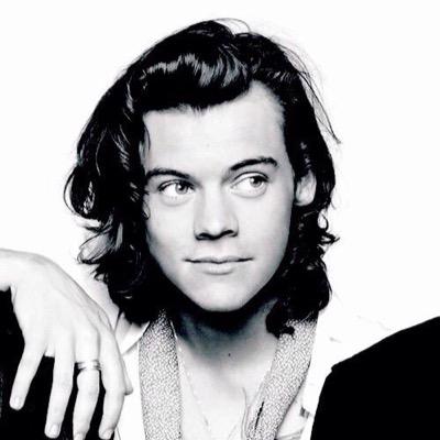 Follow @opioidharry pls  just ask for a dm to liam, 5sos band acc, Ariana, little mix, James the janoskians or halsey
