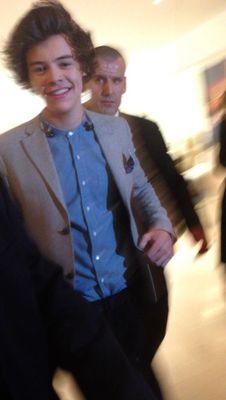 Hi. I'm a Harry girl. Harry my love. ❤❤