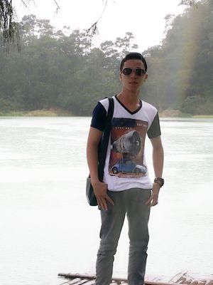 menyadari diri sendiri itu lebih baik tnpa harus menyakiti ssorang di sekitar kita...