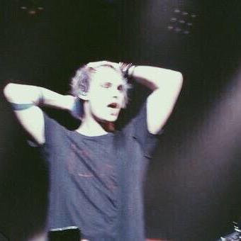 lets go #vote5sos #KCA - @Skylitcth