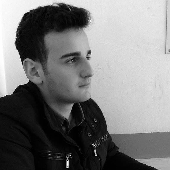 Arabalara karşı hobisi olan/BaŞaK :) 17 /Eylülüm (: Yeni Hesap