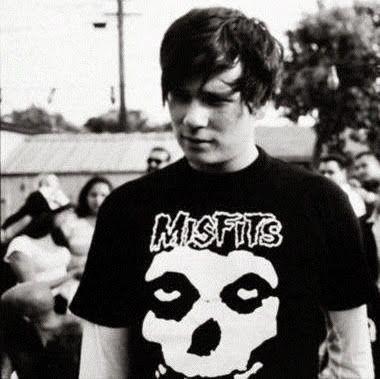 OhMy182's profile picture. I like the ones who say they listen to the punk rock