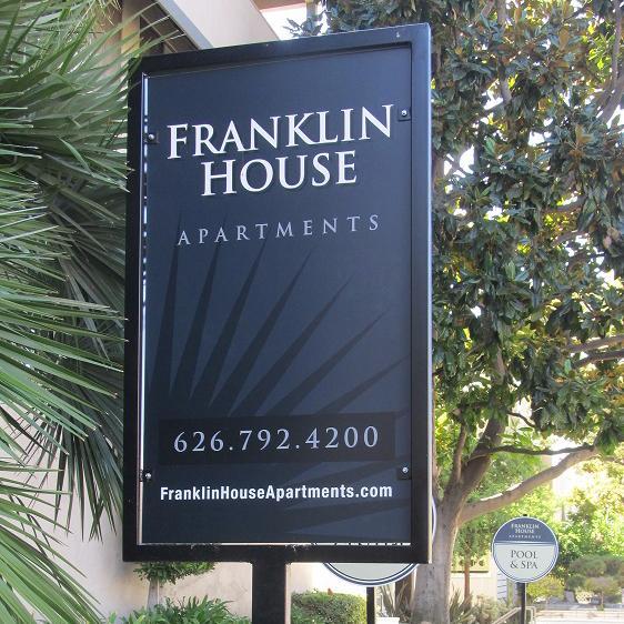 Franklin House Apartments feature apartment home living in the heart of Pasadena.