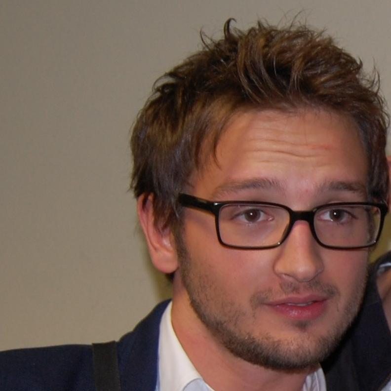 KnghtLos's profile picture. Calcio e Tecnologia sono il mio pane. iOs e Android developer.