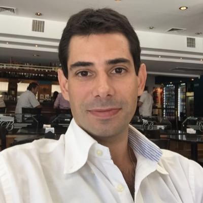En la vida no hay que ser solamente un transeunte sino tambien caminarla y vivirla.