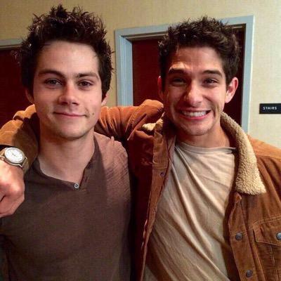 Vampires_Hugs's profile picture. SAVED - Free Follow