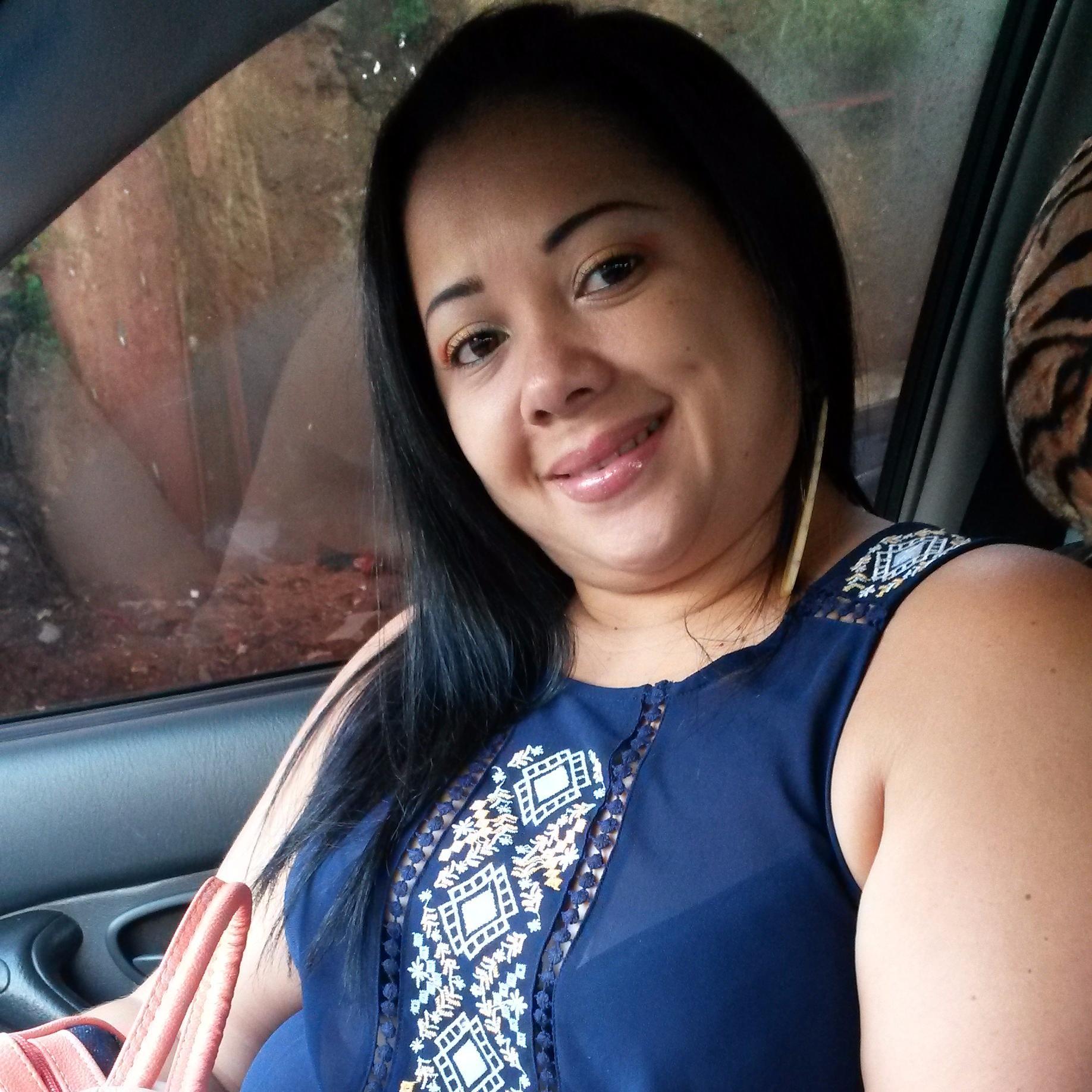 Emprendedora, Enigmática, Soñadora, Capaz de Cambiar el Mundo, Amante de los Numero... Interesada en la Independecia y el Crecimiento Personal