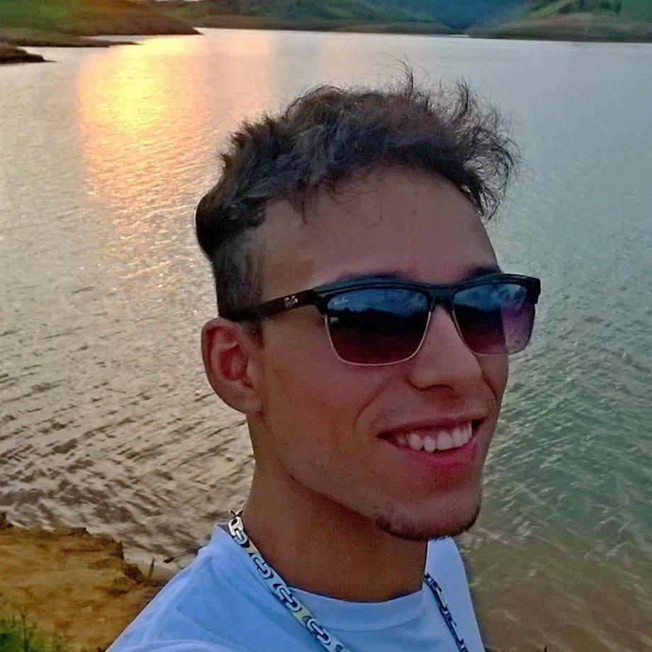 Twitter Oficial do Cantor @eltondiluke https://t.co/oFxiM8G0yQ