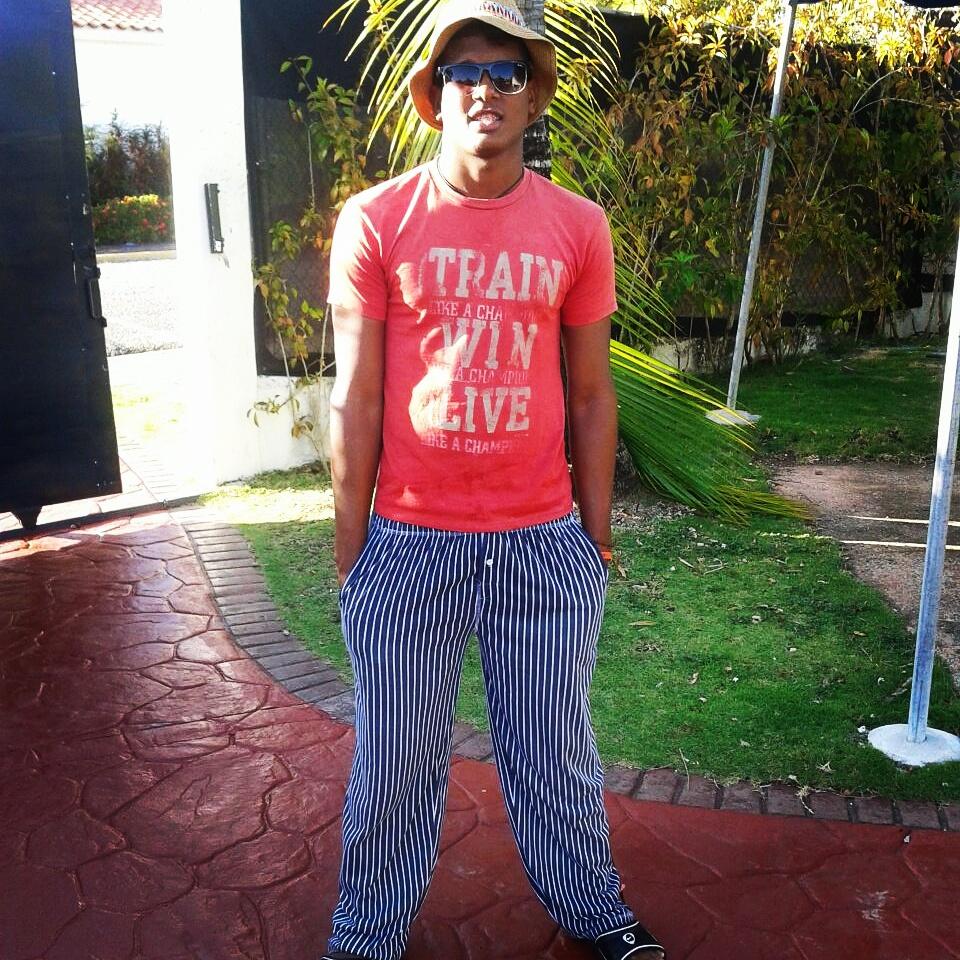( I love God )  Bipolar Pin Pidelo ?- Whatsapp  809-228-3223  ♥_♥ CTRL →DIOS  ♥ @PoetaCalle  @Bruno Mars ..