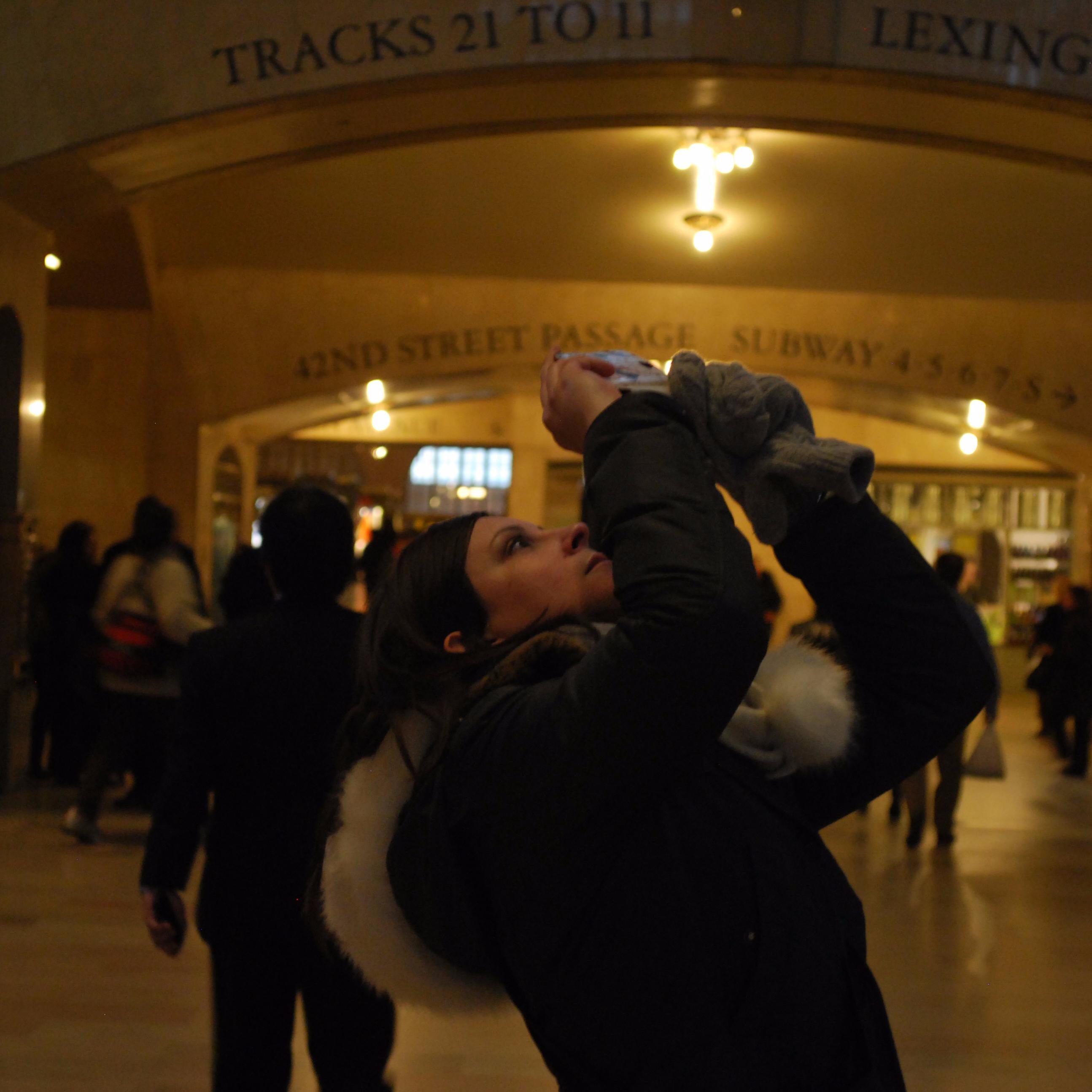 AleNickless's profile picture. Se sei saggio, ridi. [Marziale]