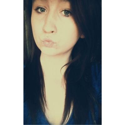 lauraa_dyan's profile picture. 