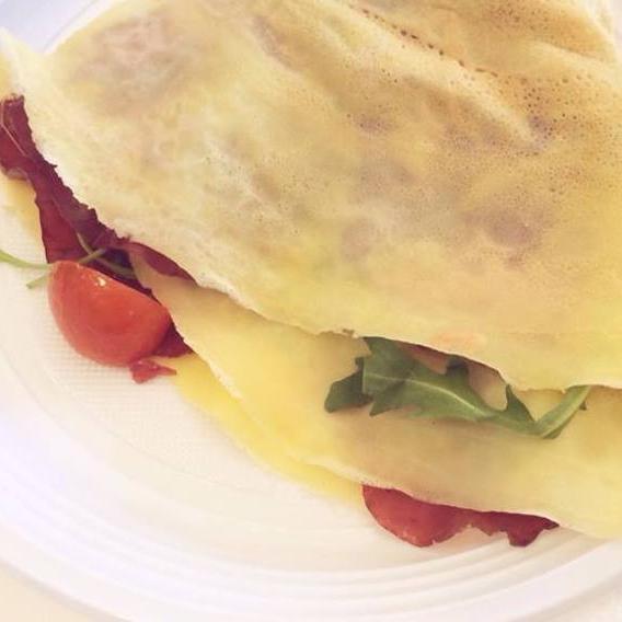 ApBlackandwhite's profile picture. Black & White, oltre all'eccellente yogurt-gelato (anche magro e greco), offre una vasta gamma di prodotti dolci e salati in continuo aggiornamento!