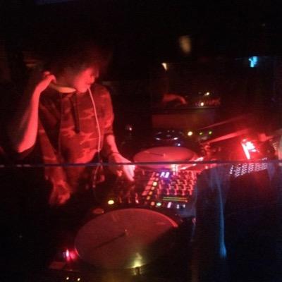 DJやってます。