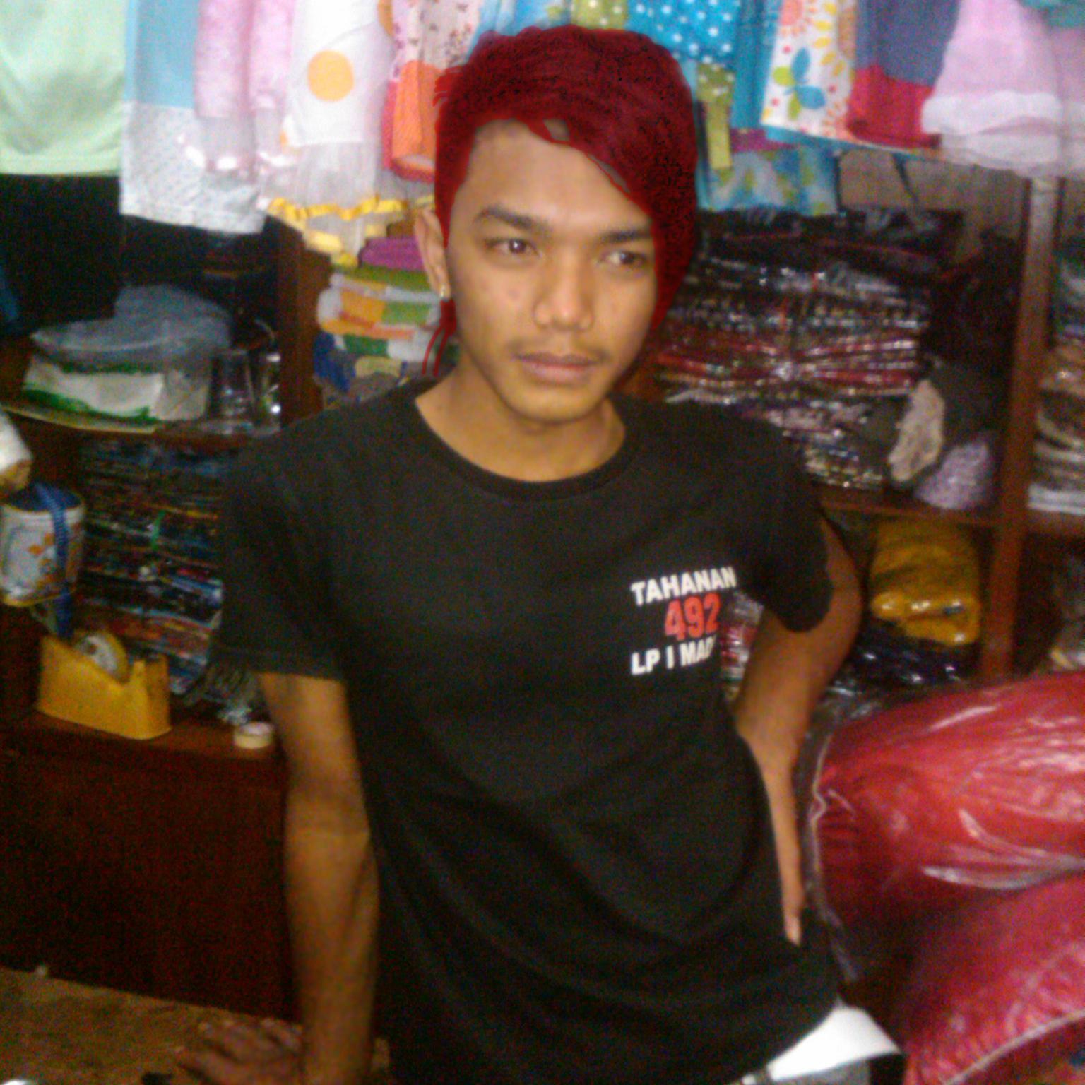 alde_riyandi's profile picture. harta yg paling berharga bukanlan uang / emas ,tapi harta yg paling berharaga adalah sahabat sejati . . . !!!
:)