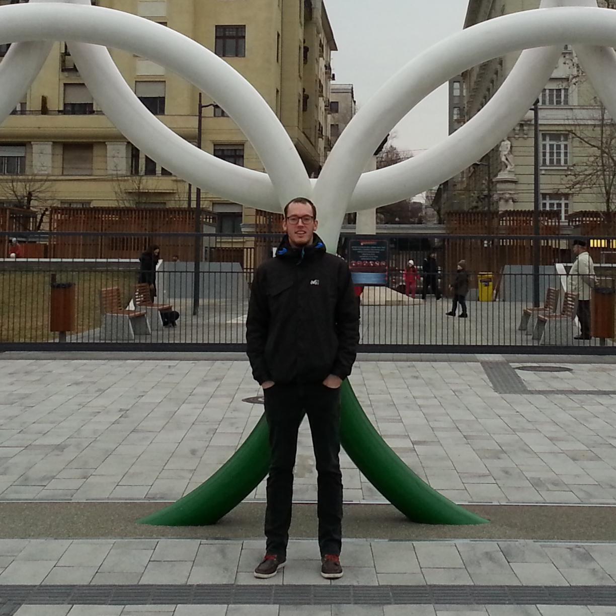 JeroenTuypens's profile picture. Nefelibata //
Finding my way in this universe..
Looking for the good in anything