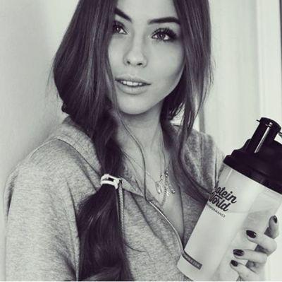 jdis pas que t une pute mais t cuisse s'ouvre plus vite qu'une page google