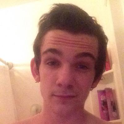 bigrizz98's profile picture. dip is all i need to be happy