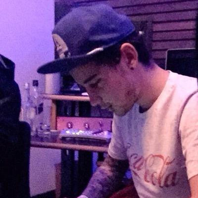 follow @crustoskians & @lukesbit
