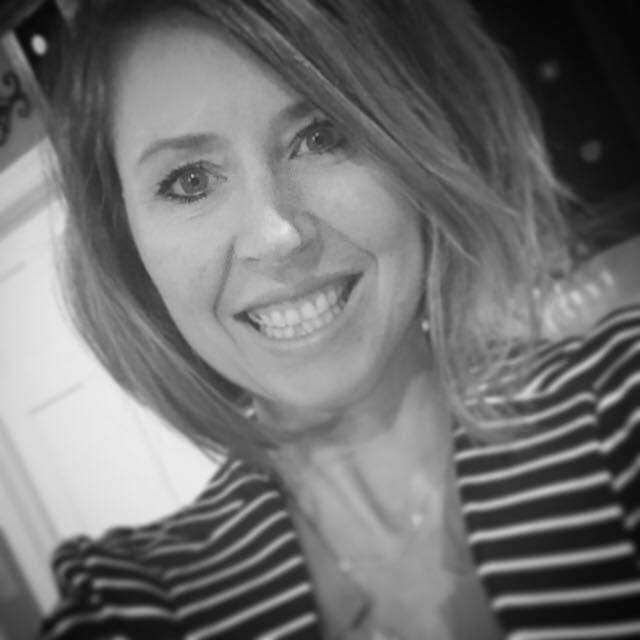 Mom, wife, homeschooling mama, Holistic Health Coach....busy busy wonderful life. Love my family, healthy living, cooking clean and a good glass of Cabenet.