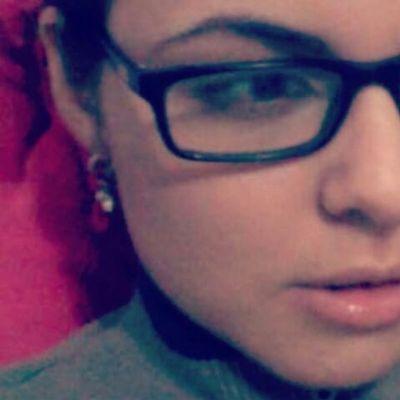 facebook:gianna castaño.  instagram: Gianna_1992