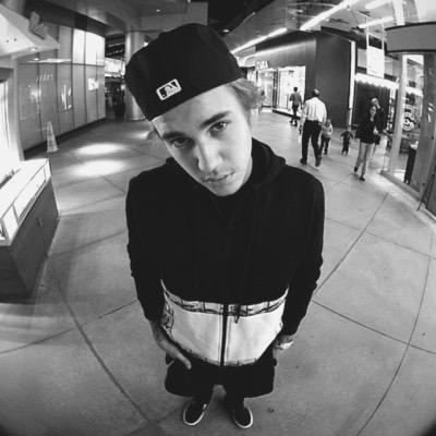 i gave you a free follow so just retweet the link below please