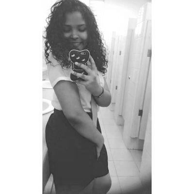 ''If you can dream it,you can do it''  †I feel alone in the world†  #blessed    •lectora compulsiva•  #ChrisBrown Snapchat: Minelysq06