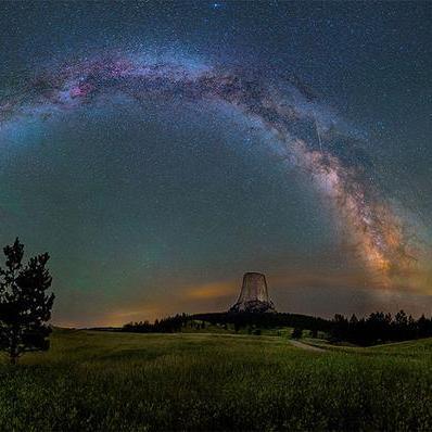 Beautiful pictures of our galaxy right here on Twitter.