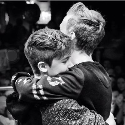 We Support @Barsandmelody 24/7 ❤️️bam please follow us we love you❤️ ❤️Hannah❤️❤️Maddie❤️❤️Paige❤️❤️Lauren❤️❤️ @LeoAndCharlsBae @hsnormoyle